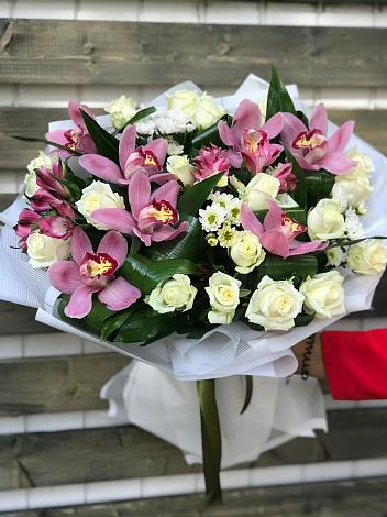 Букет цветов из: Розы и Хризантемы в Жигалово