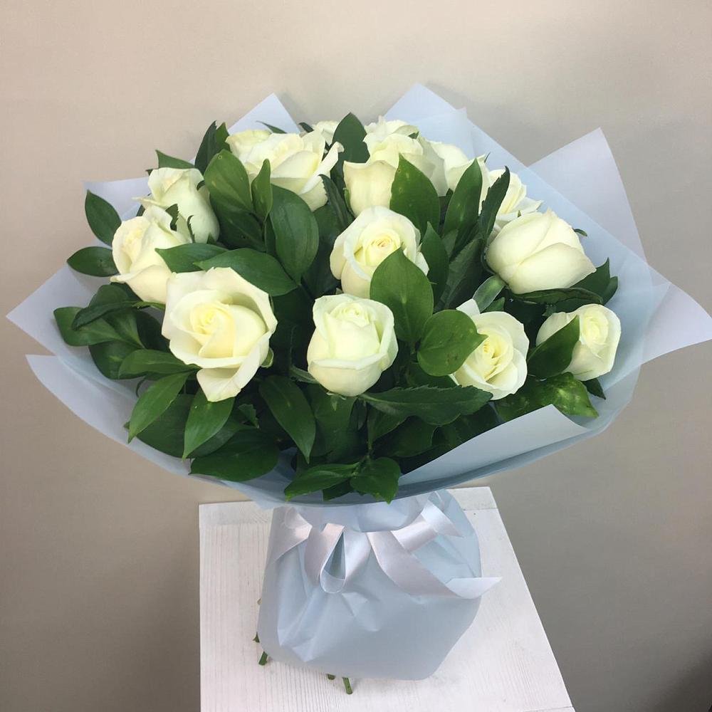 Букет 15 Белых роз Проуд в Жигалово