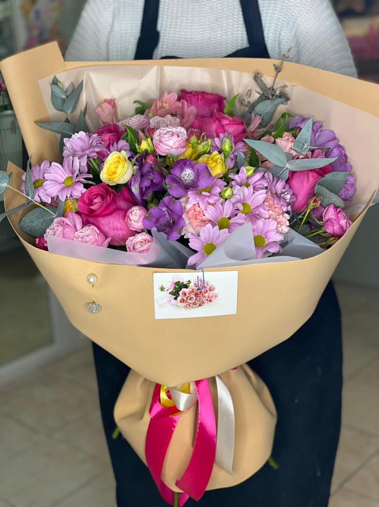 Букет цветов из: Хризантемы, Гвоздики и Альстромерии в Жигалово