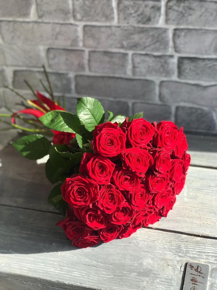 Букет Красные розы Фридом в Жигалово