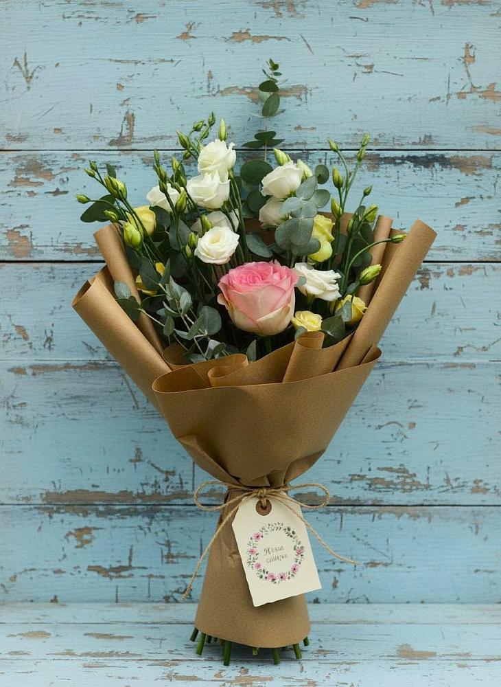 Букет цветов из: Розы и Лизиантусы в Жигалово