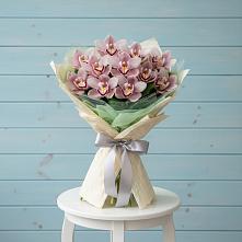 Букет цветов из:  Орхидеи и Розы в Жигалово