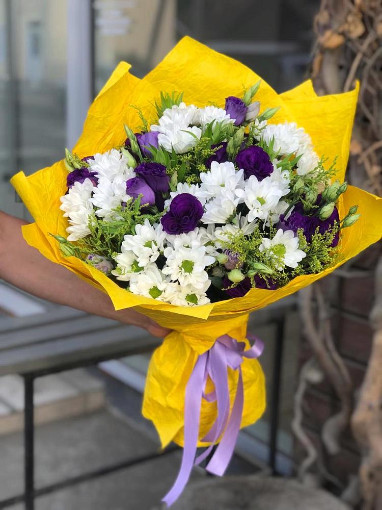 Букет цветов из: Ирисы, Хризантемы и Ромашки в Жигалово