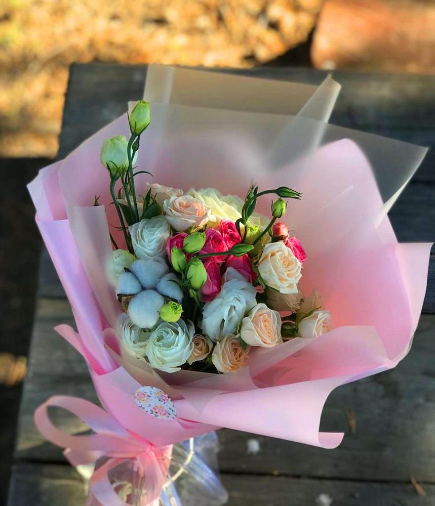 Букет цветов из: Розы и Лизиантусы в Жигалово