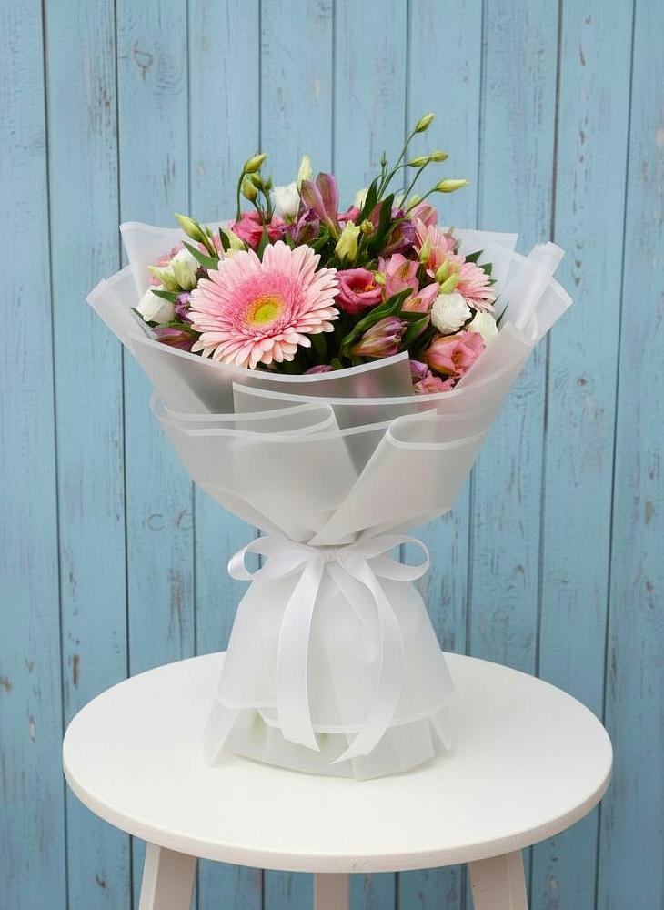 Букет цветов из: Герберы, Альстромерии и Лизиантусы в Жигалово