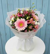 Букет цветов из:  Герберы, Альстромерии и Лизиантусы в Жигалово
