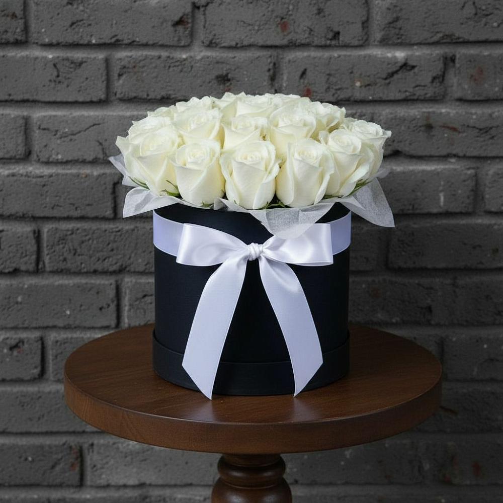 Цветочная композиция из Розы в шляпной коробке в Жигалово