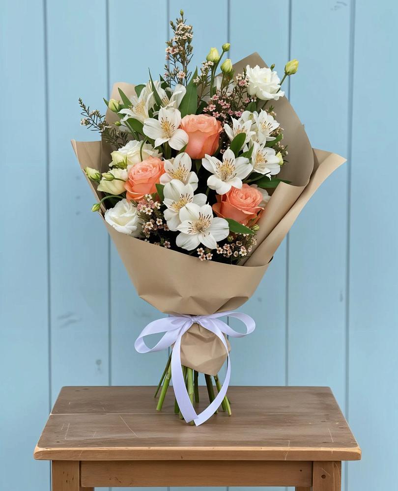 Букет цветов из: Альстромерии, Лизиантусы, Розы и Хризантемы в Жигалово