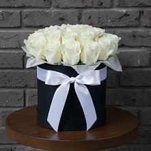 Цветочная композиция из Розы в шляпной коробке в Жигалово